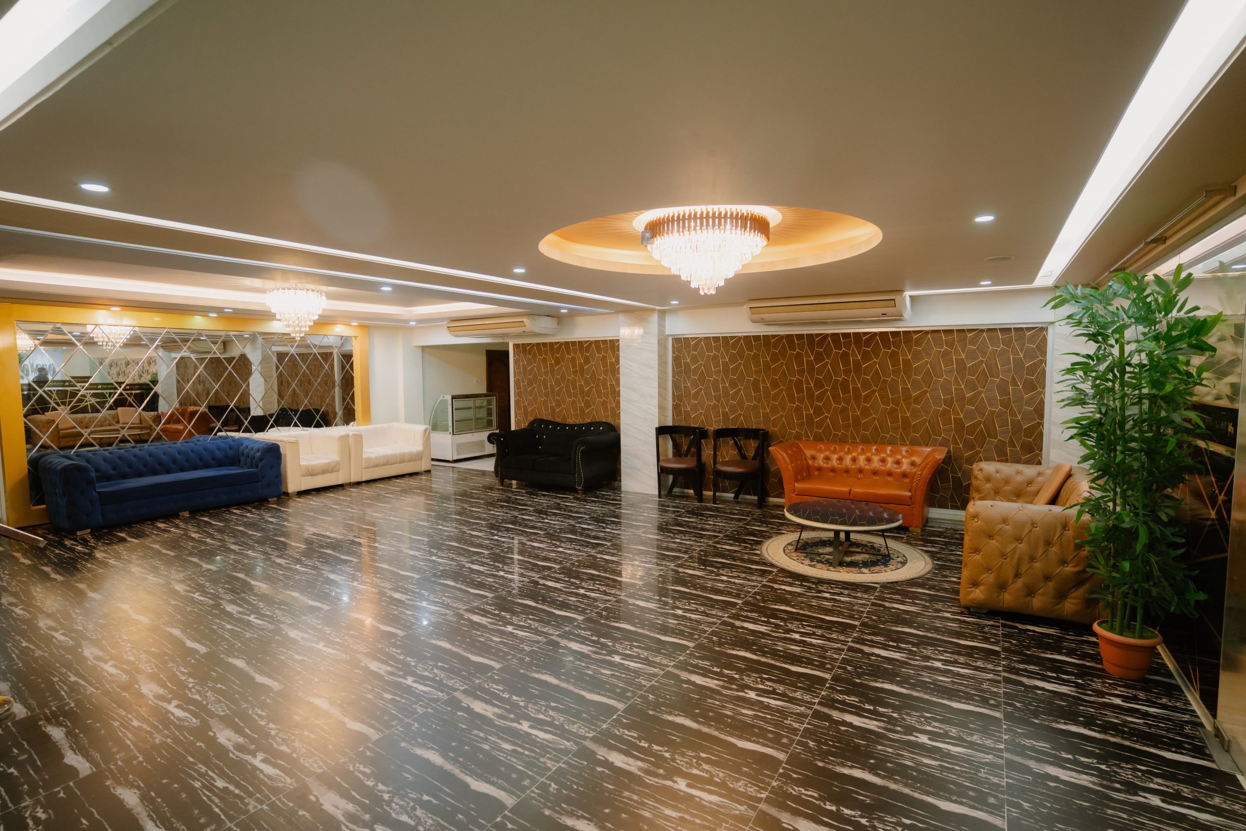 Luxury Hotel ( Video )